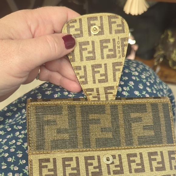 Fendi Beige and Brown Logo Wallet - Picture 3 of 10